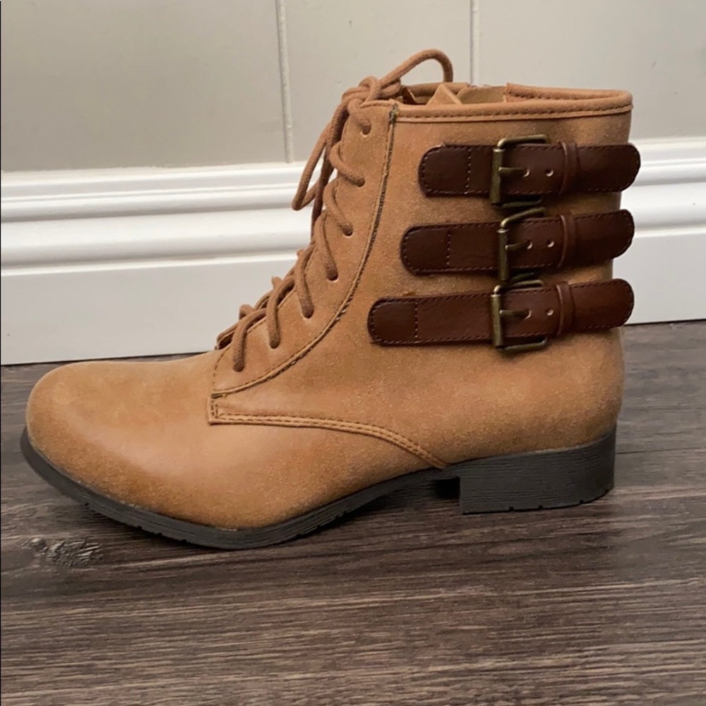 Taupe round toe ankle boot - Picture 2 of 4